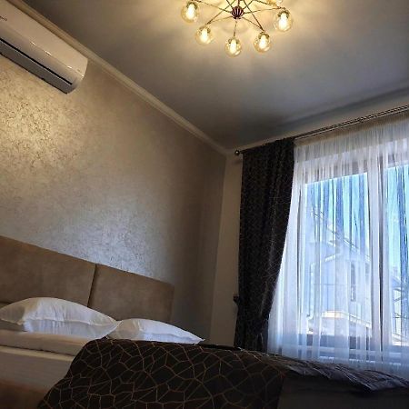 Apartment Sweethome 1 Free Parking Ujhorod Exterior foto