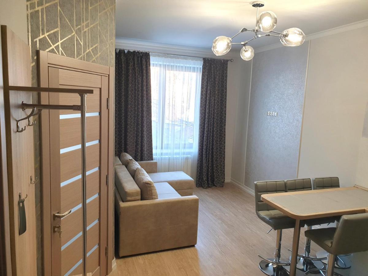 Apartment Sweethome 1 Free Parking Ujhorod Exterior foto